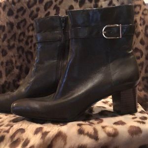 Bandolino size 9 brown booties.
